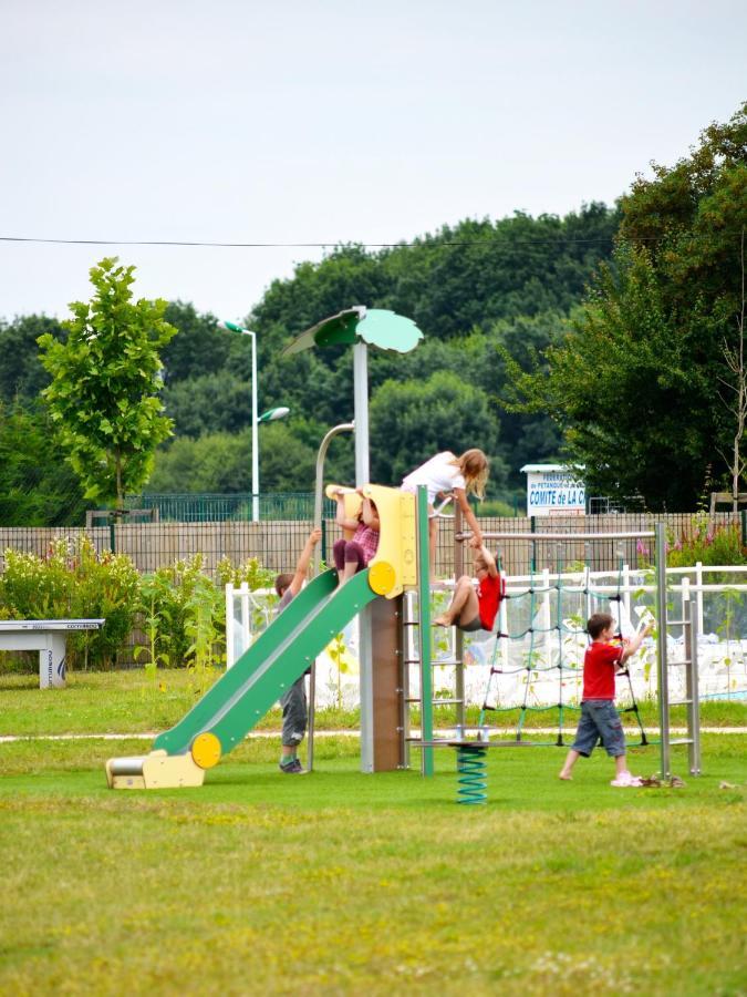 Hôtel Camping du Plan d'eau **** à Saint-Yrieix-sur-Charente Extérieur photo