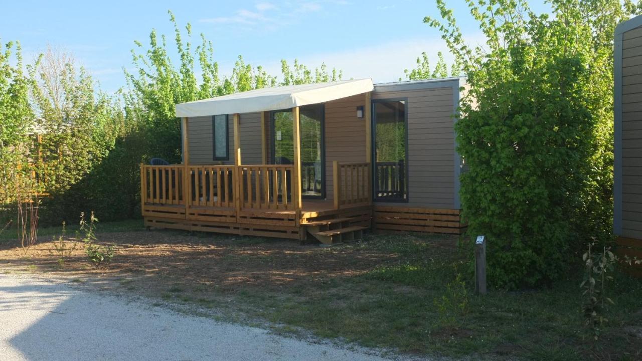 Hôtel Camping du Plan d'eau **** à Saint-Yrieix-sur-Charente Extérieur photo