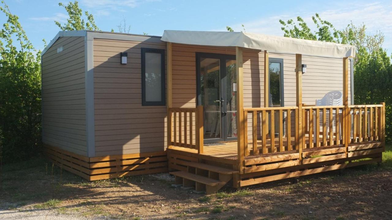 Hôtel Camping du Plan d'eau **** à Saint-Yrieix-sur-Charente Extérieur photo